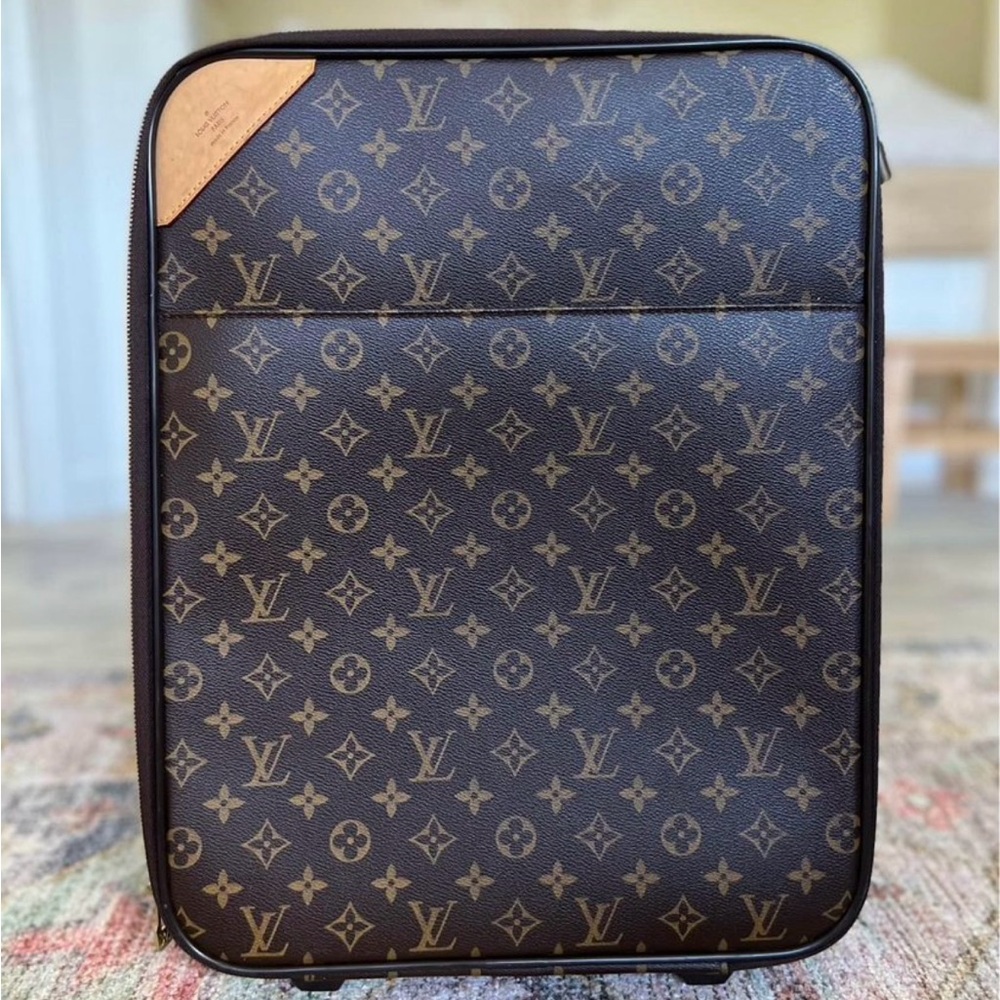 Louis Vuitton Pegase Luggage Monogram